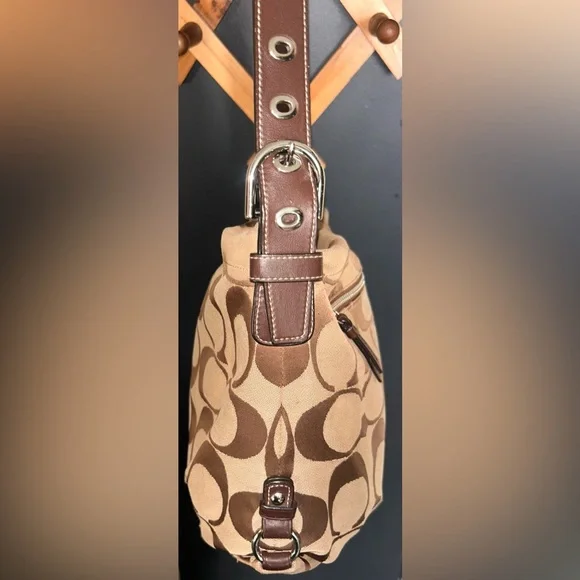 Coach Y2K Signature C Canvas Hobo Bag -EUC- F1257-F15067 - Picture 12 of 16